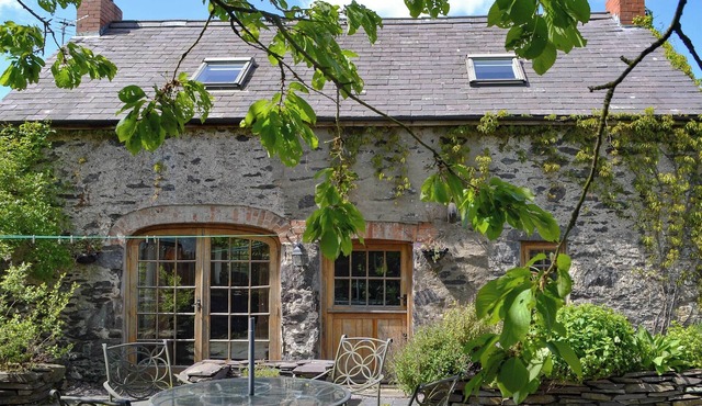 2 bedroom accommodation in Bodorgan