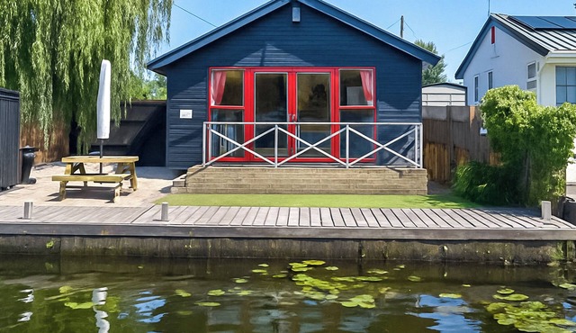 2 bedroom accommodation in Brundall