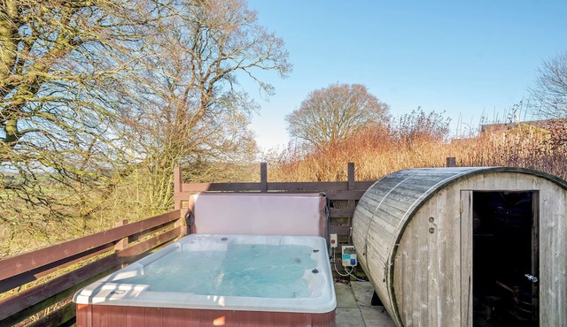 2 bedroom accommodation in Dumfries, Dumfries & Galloway