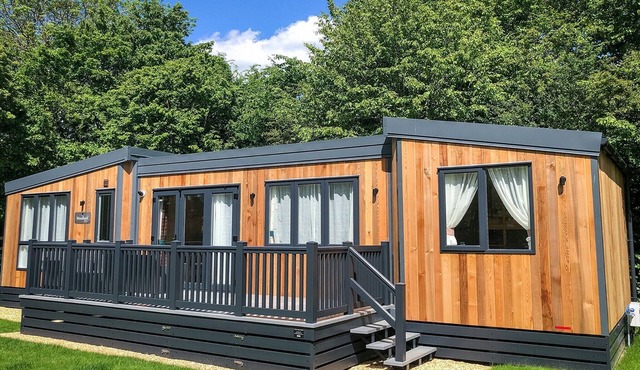 2 bedroom accommodation in Hubbert’s Bridge, near Boston