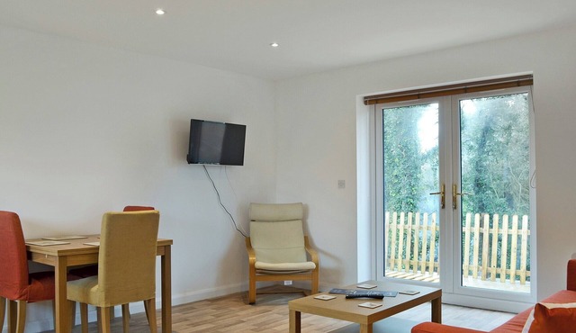 2 bedroom accommodation in Godstone