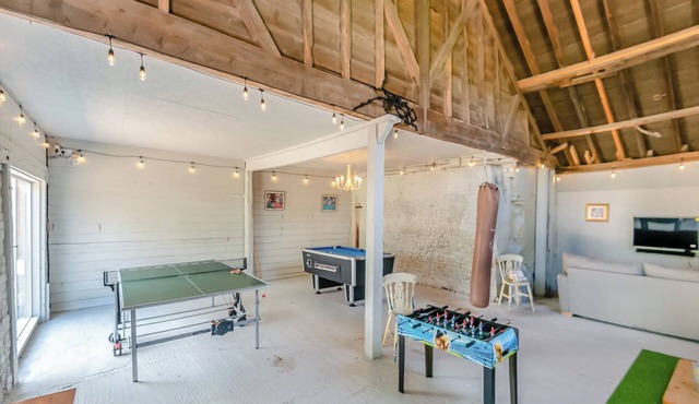 2 bedroom accommodation in Halstead