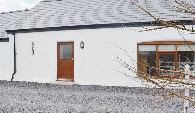 2 bedroom accommodation in Llanfachraeth, near Holyhead