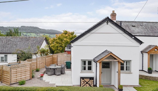 2 bedroom accommodation in Grosmont, near Abergavenny