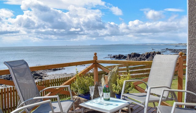 2 bedroom accommodation in Johnshaven, near Montrose