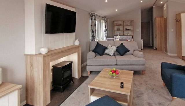 2 bedroom accommodation in Pershore, Nr Worcester