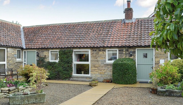 2 bedroom accommodation in Thornton-le-Dale, near Pickering