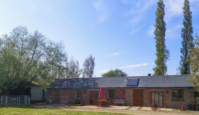 2 bedroom accommodation in Ashford