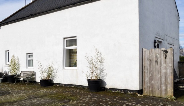 2 bedroom accommodation in Whinnyhill, near Dumfries