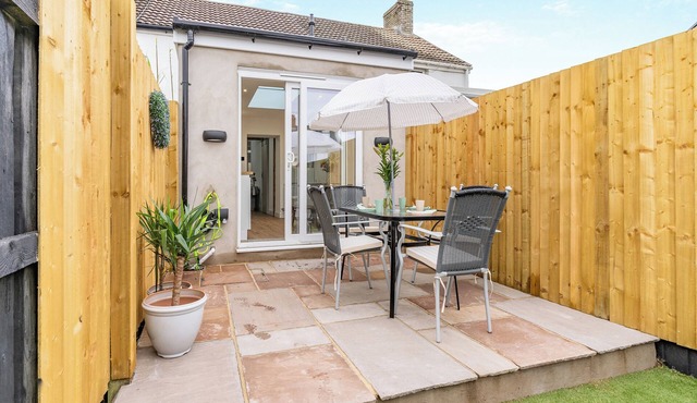 2 bedroom accommodation in Porthcawl, near Swansea