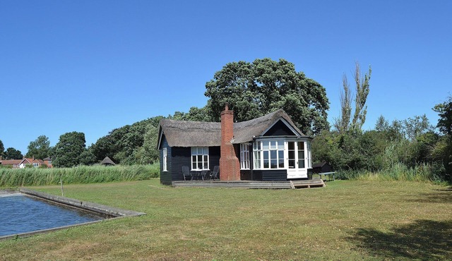 2 bedroom accommodation in Hickling