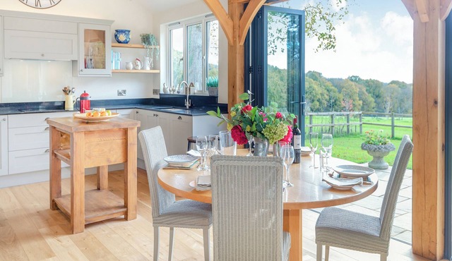 2 bedroom accommodation in Horsham