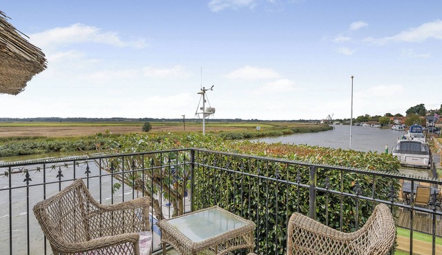 2 bedroom accommodation in Reedham