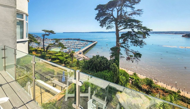 2 bedroom accommodation in Torquay