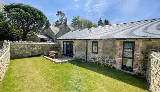 2 bedroom accommodation in Wroxall, near Ventnor