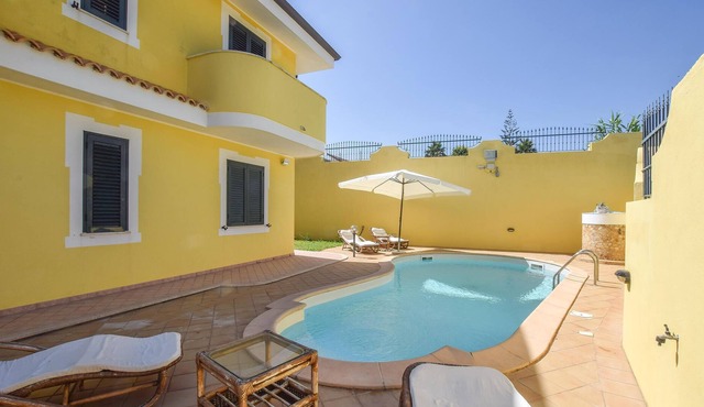 2 bedroom accommodation in BRIATICO