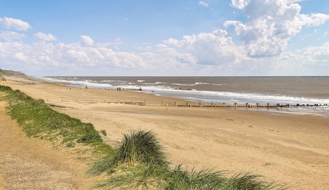 2 bedroom accommodation in Bacton