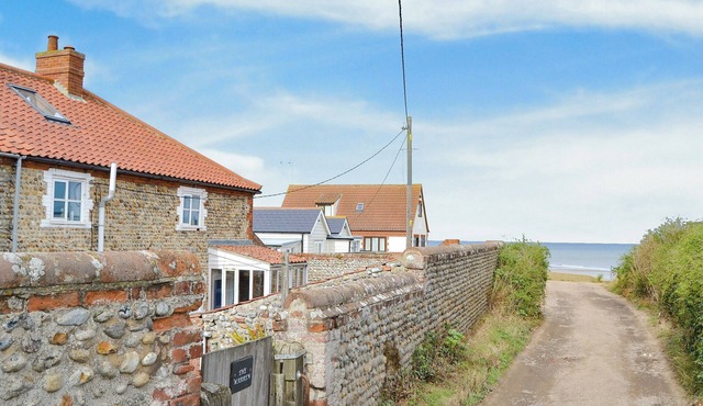 2 bedroom accommodation in Bacton