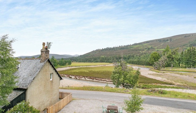 2 bedroom accommodation in Braemar