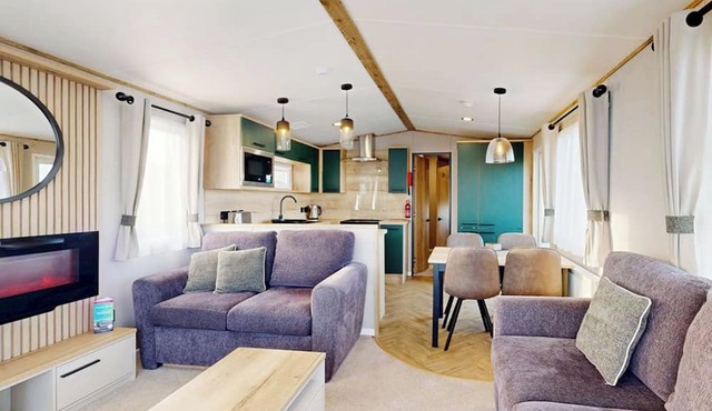 2 bedroom accommodation in Crowle