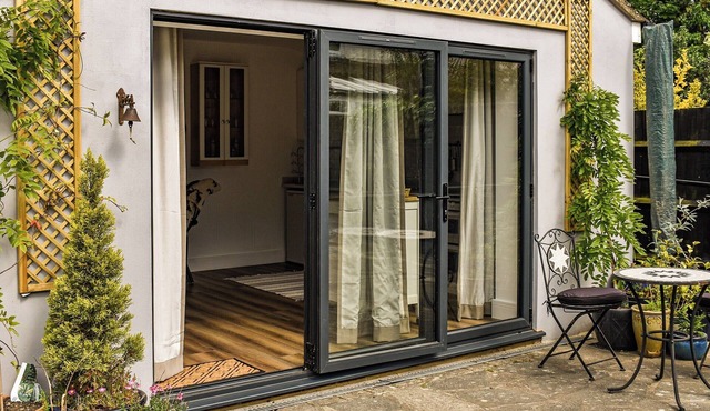 2 bedroom accommodation in Epsom
