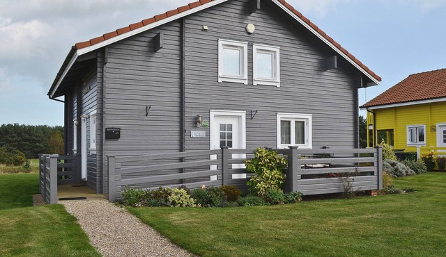 2 bedroom accommodation in Fritton, near Great Yarmouth