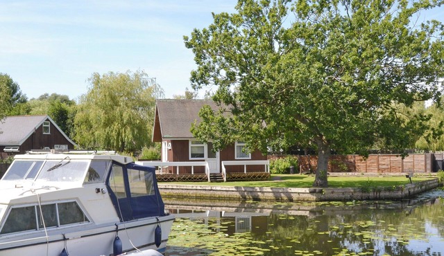 2 bedroom accommodation in Horning