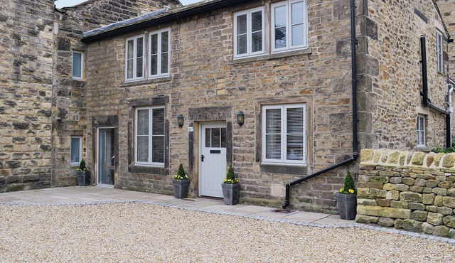 2 bedroom accommodation in Addingham, near Skipton