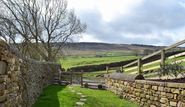 2 bedroom accommodation in Addingham, near Ilkley