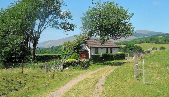 2 bedroom accommodation in Rumbling Bridge, near Kinross