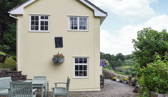 2 bedroom accommodation in Lydney