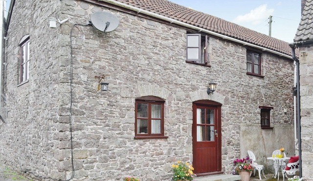 2 bedroom accommodation in Woolaston, near Lydney