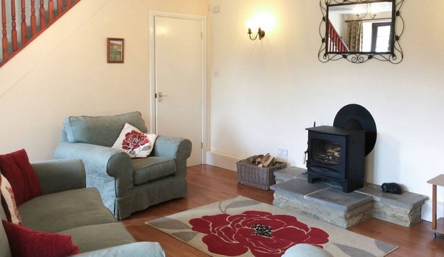 2 bedroom accommodation in Glanvilles Wootton, near Sherborne