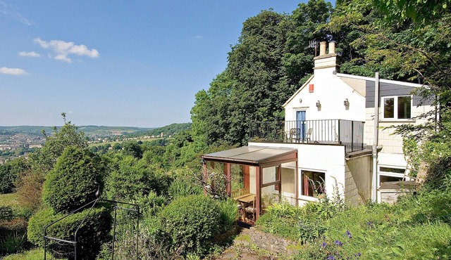 2 bedroom accommodation in Bath