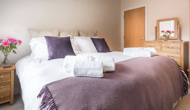 2 bedroom accommodation in Bath