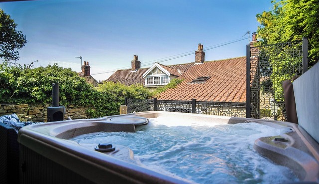 2 bedroom accommodation in Welburn, near York