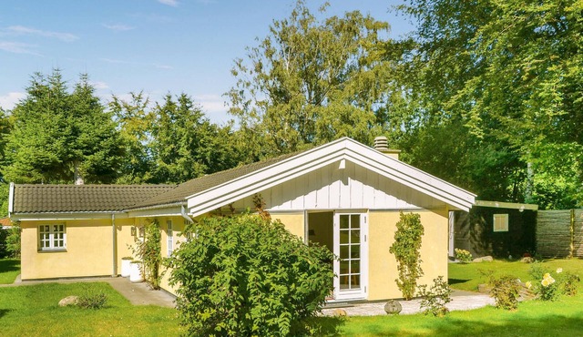 2 bedroom amazing home in Gilleleje