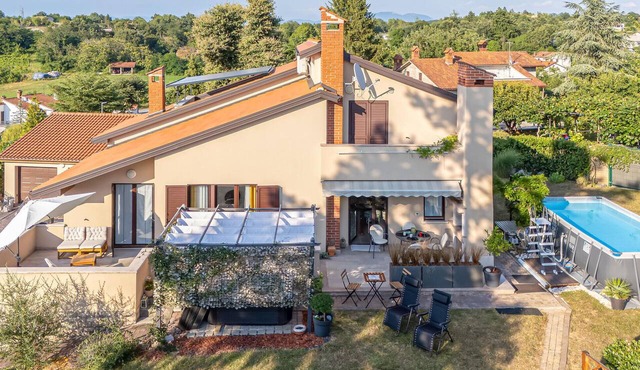 2 bedroom amazing home in Pazin