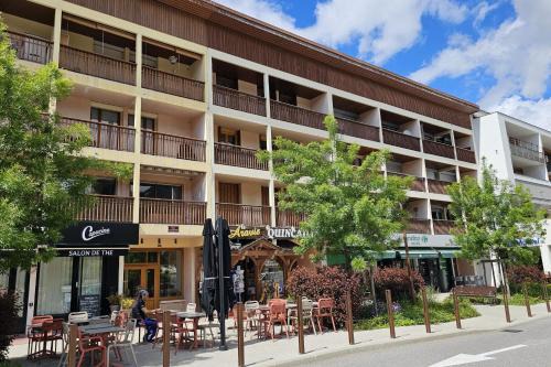 2-bedroom apartment on the village square