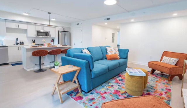 2-bedroom Apartment in Peaceful Manhattan - Close to Campus!