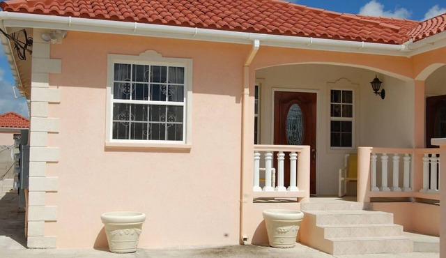 2 BEDROOM APARTMENT Plover Court Apartments