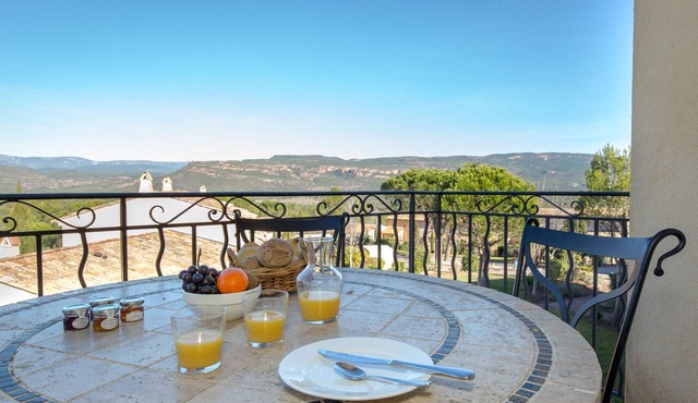 2-BEDROOM APARTMENT WITH TERRACE (N°555)