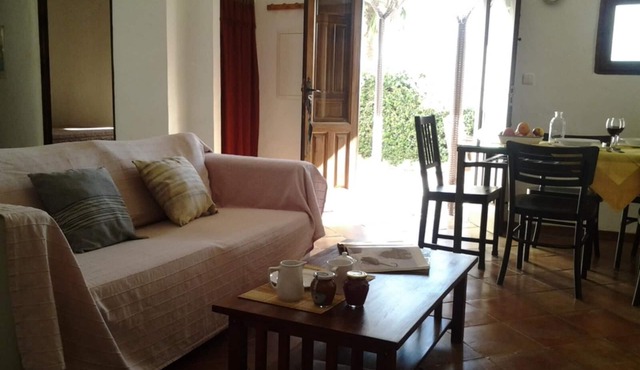 2-bedroom apartment with garden and porch (4 adults) in La Alpujarra