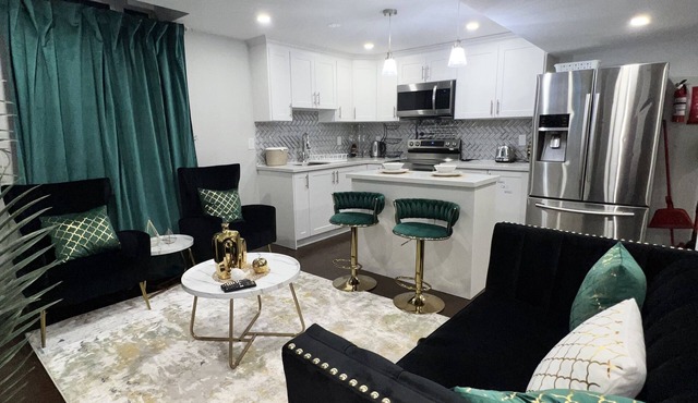 2 Bedroom Basement Apartment with Seperate Entrance. Free Wifi & Parking.