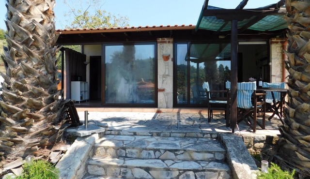 2-bedroom bungalow in an idyllic olive grove