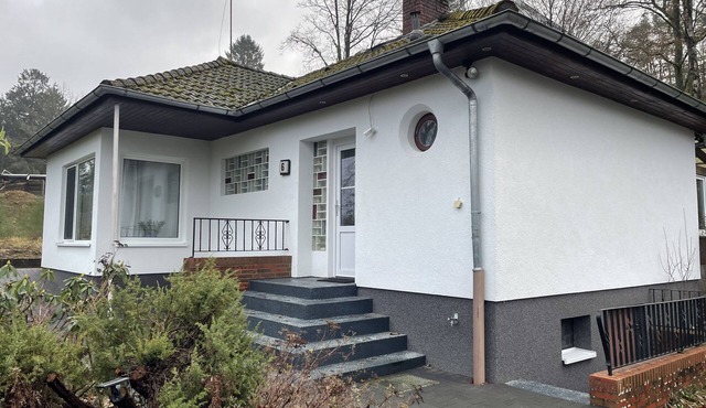 2 bedroom bungalow with kitchen, dining and living room with garden & terrace