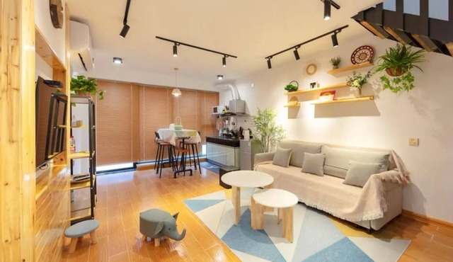 2-bedroom cozy apartment in awesome Zhangjiajie with cool/heated AC