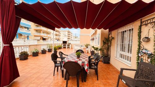 2 bedroom flat 100m from the beach with huge terrace