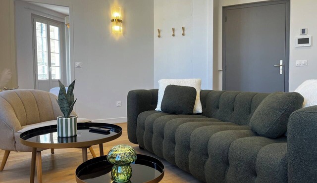 2 Bedroom flat for 4 guests, Air con, Terrace – Saint-Jean Train Station