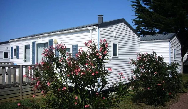 2-Bedroom Mobile Home for 4 People